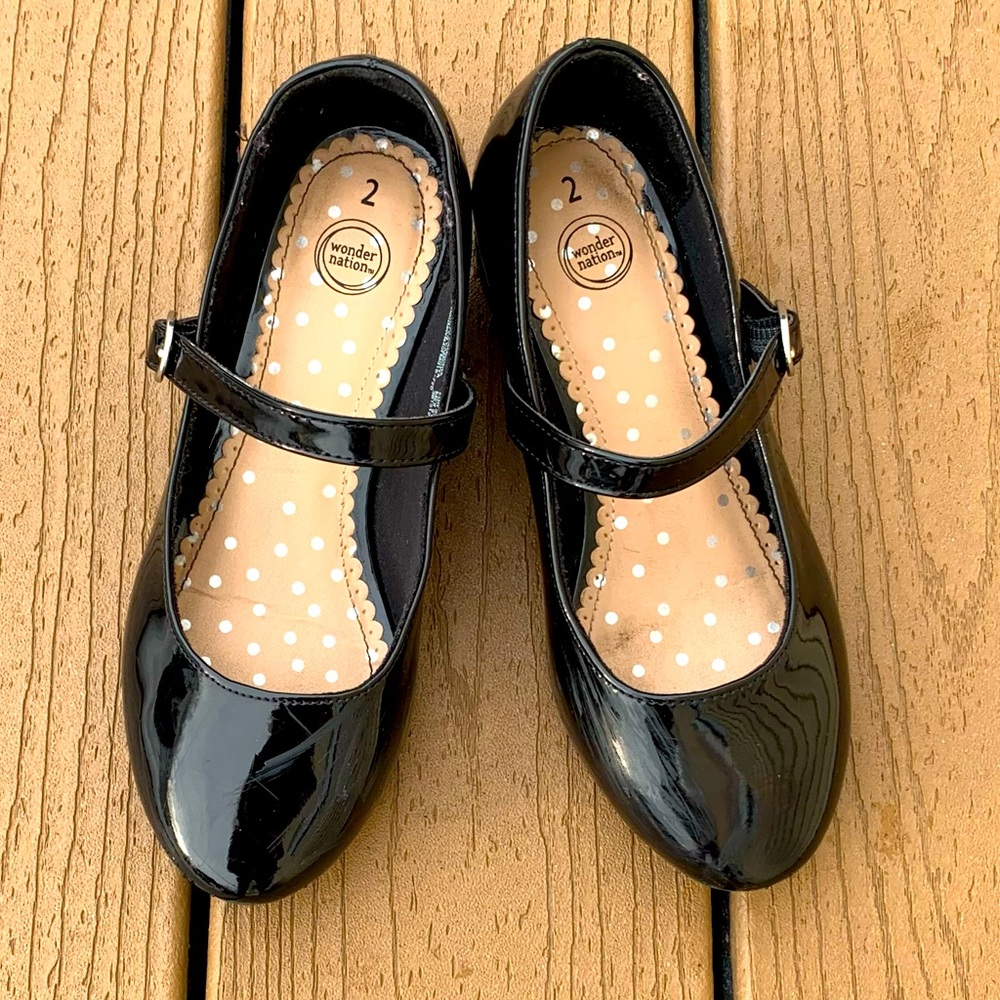 GENTLY LOVED WONDER NATION BIG GIRLS BLACK PATENT LEATHER DRESS SHOES - SIZE 2